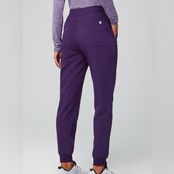 Fabletics scrub set - Picture 6 of 6